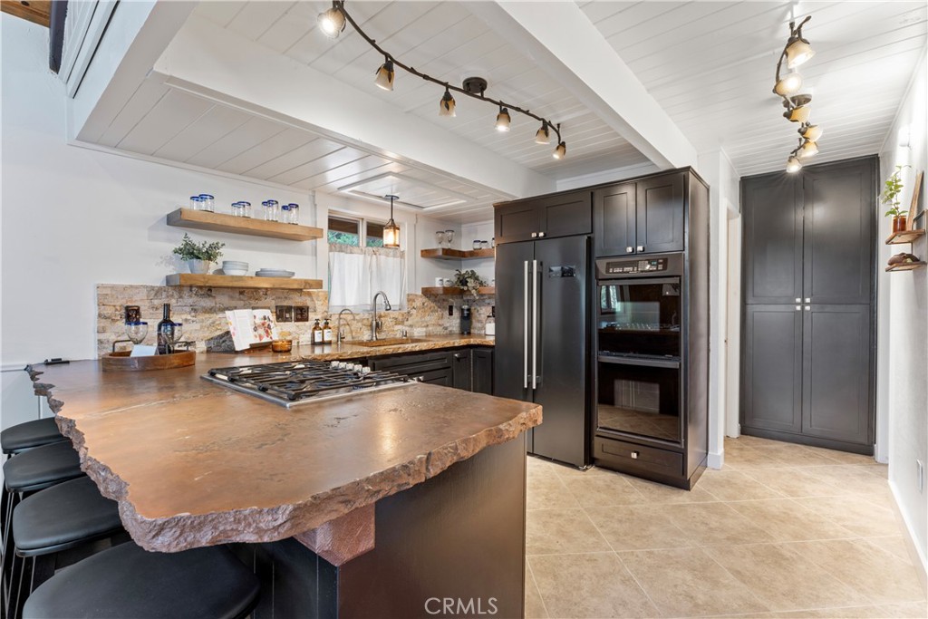 269 Massive Property Photo 5