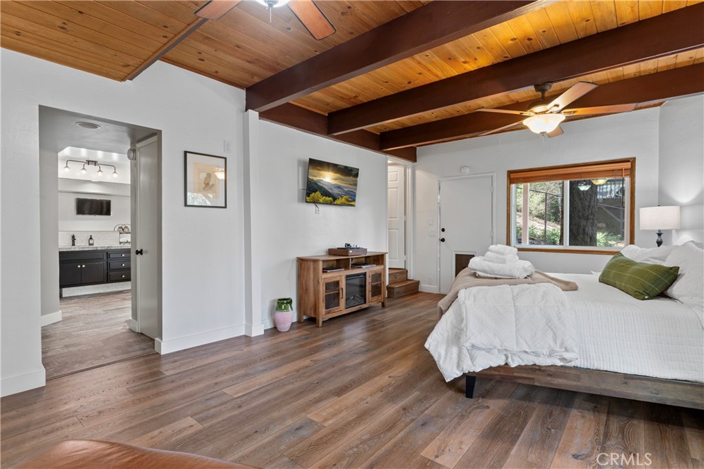 269 Massive Property Photo 6