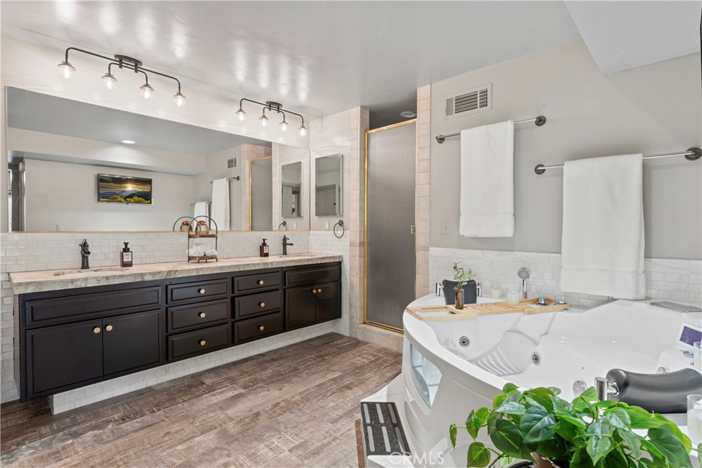 269 Massive Property Photo 7