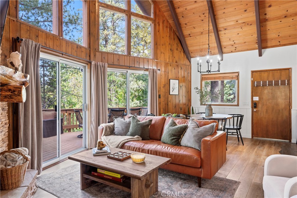 269 Massive Property Photo 12