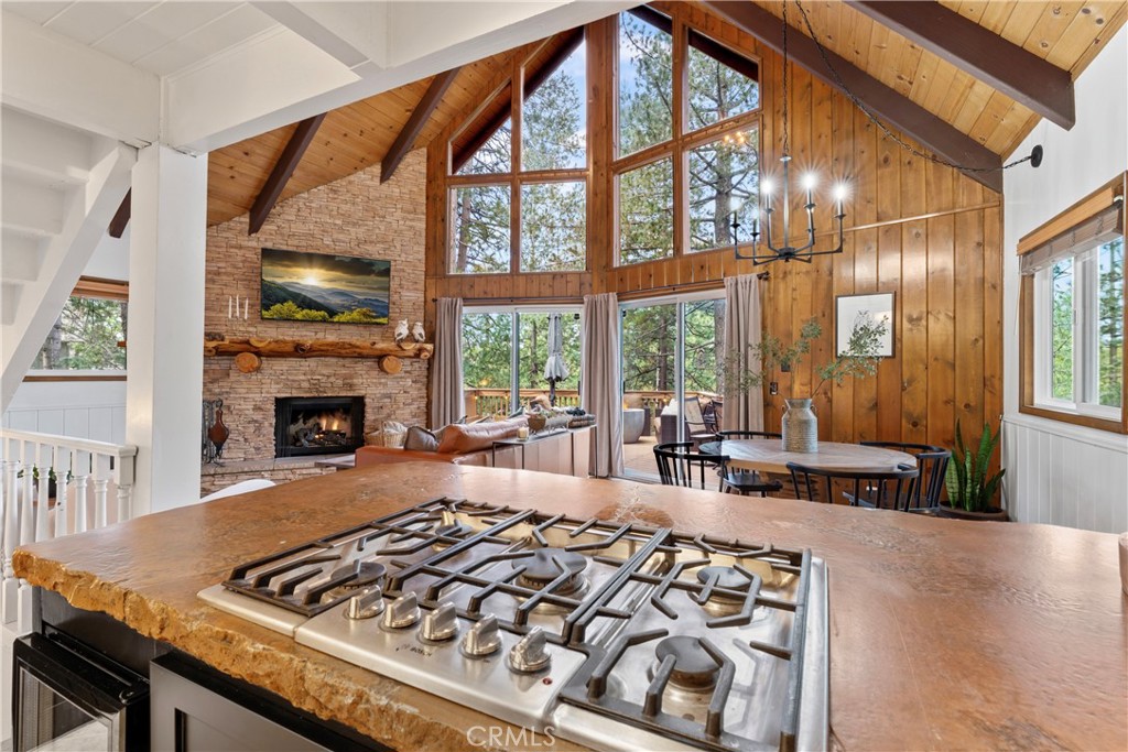 269 Massive Property Photo 15