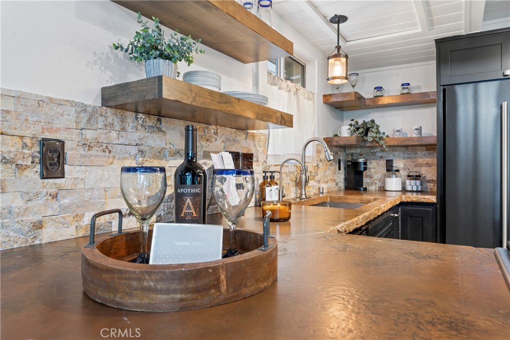 269 Massive Property Photo 16