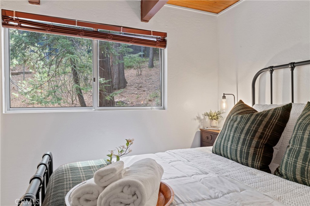 269 Massive Property Photo 25