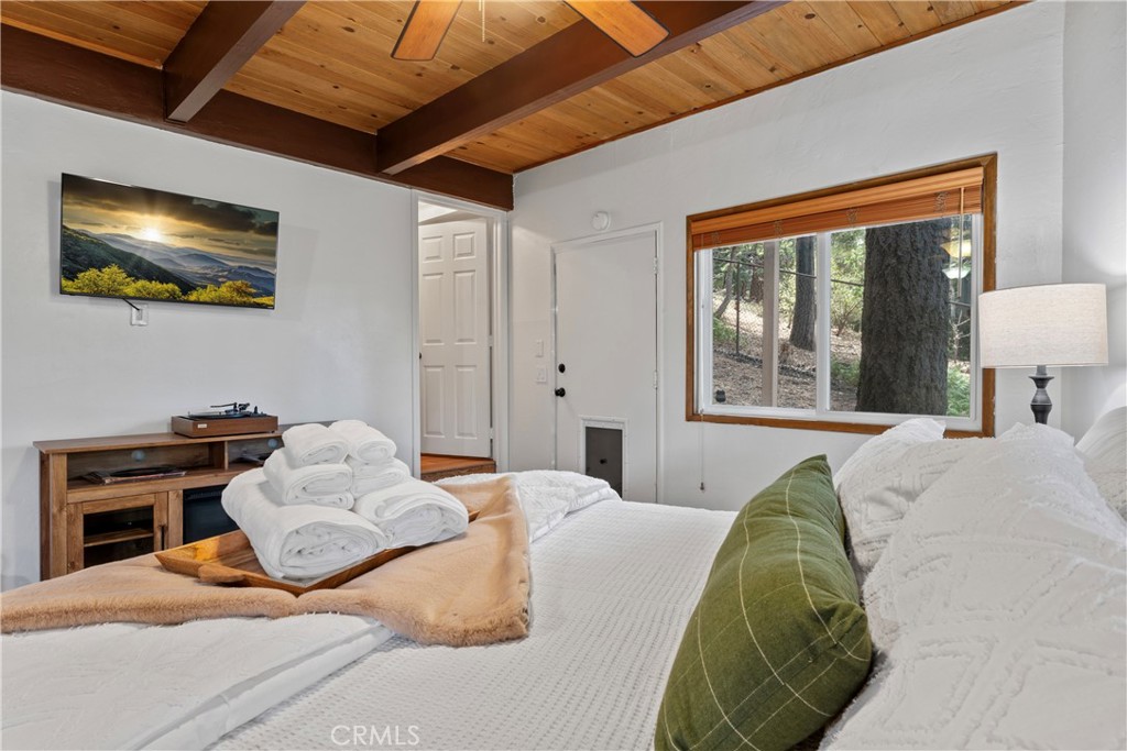 269 Massive Property Photo 33
