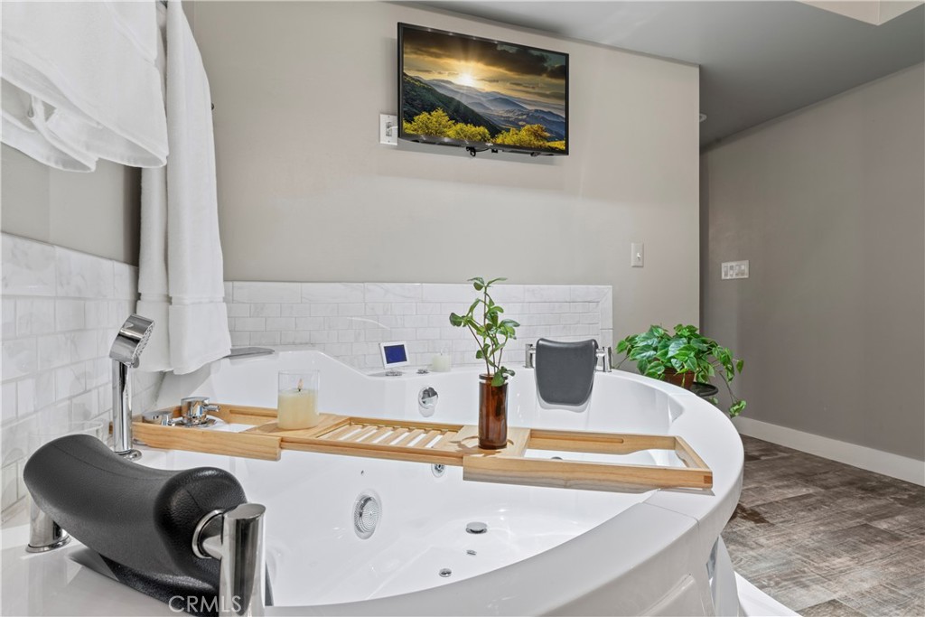 269 Massive Property Photo 38