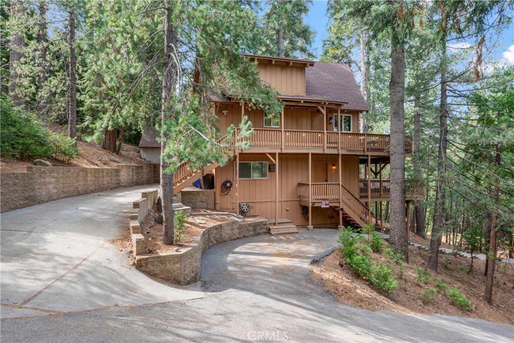 269 Massive Property Photo 44