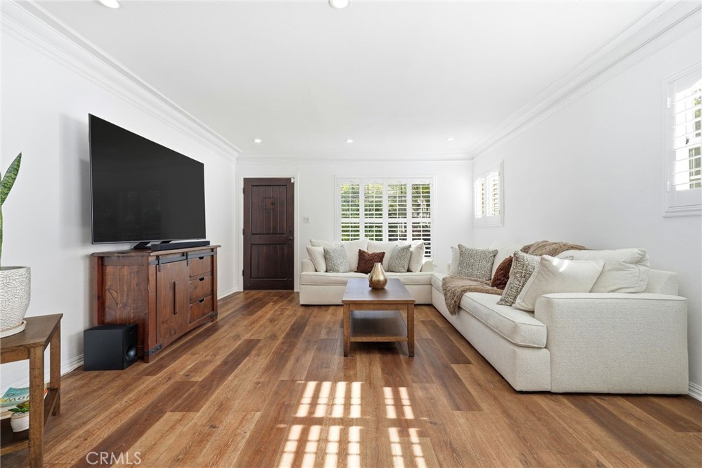 4027 La Salle Property Photo 5