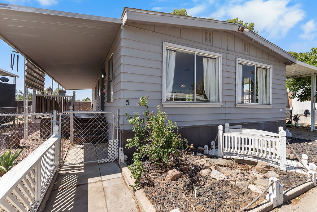 18772 Bellflower Street 5 Property Photo 3