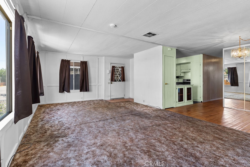 18772 Bellflower Street 5 Property Photo 8