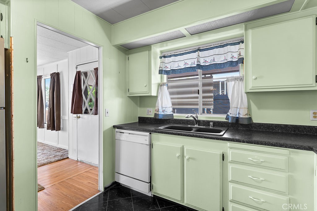 18772 Bellflower Street 5 Property Photo 13