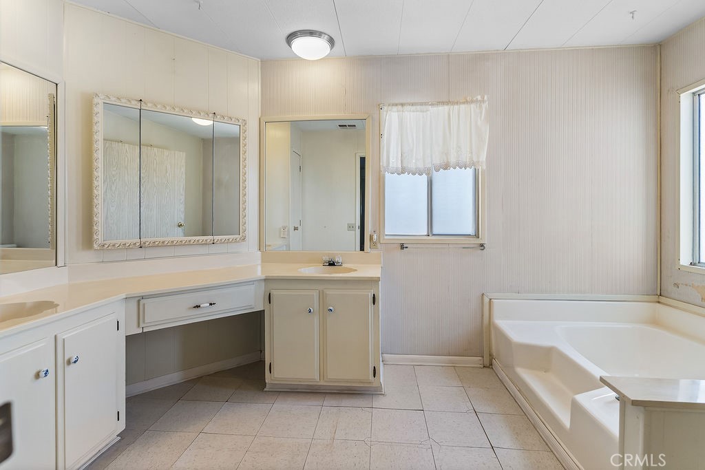 18772 Bellflower Street 5 Property Photo 22