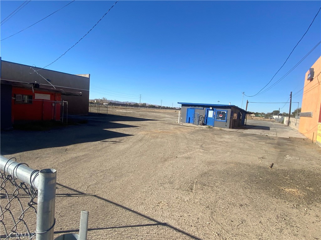 11598 Barlett Property Photo 3