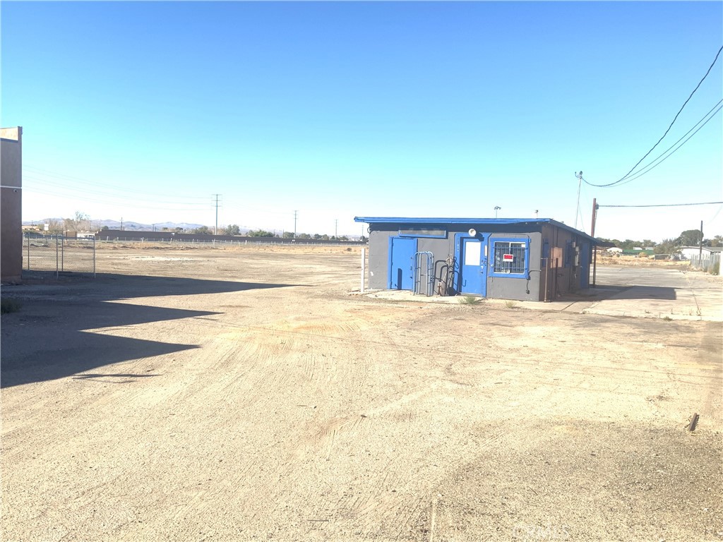 11598 Barlett Property Photo 4