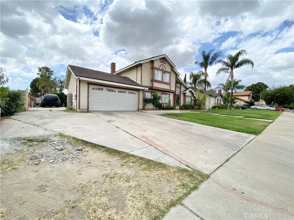1444 N Sage Avenue Property Photo 3