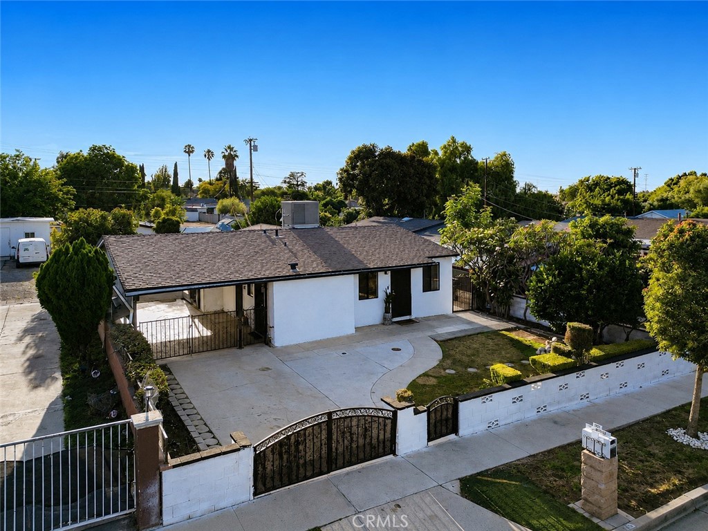 126 N Cota Property Photo 1
