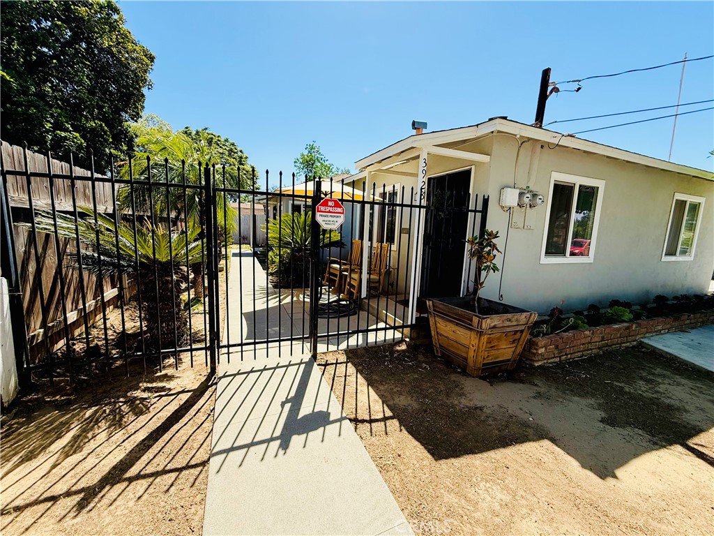 3928 Everest Property Photo 8