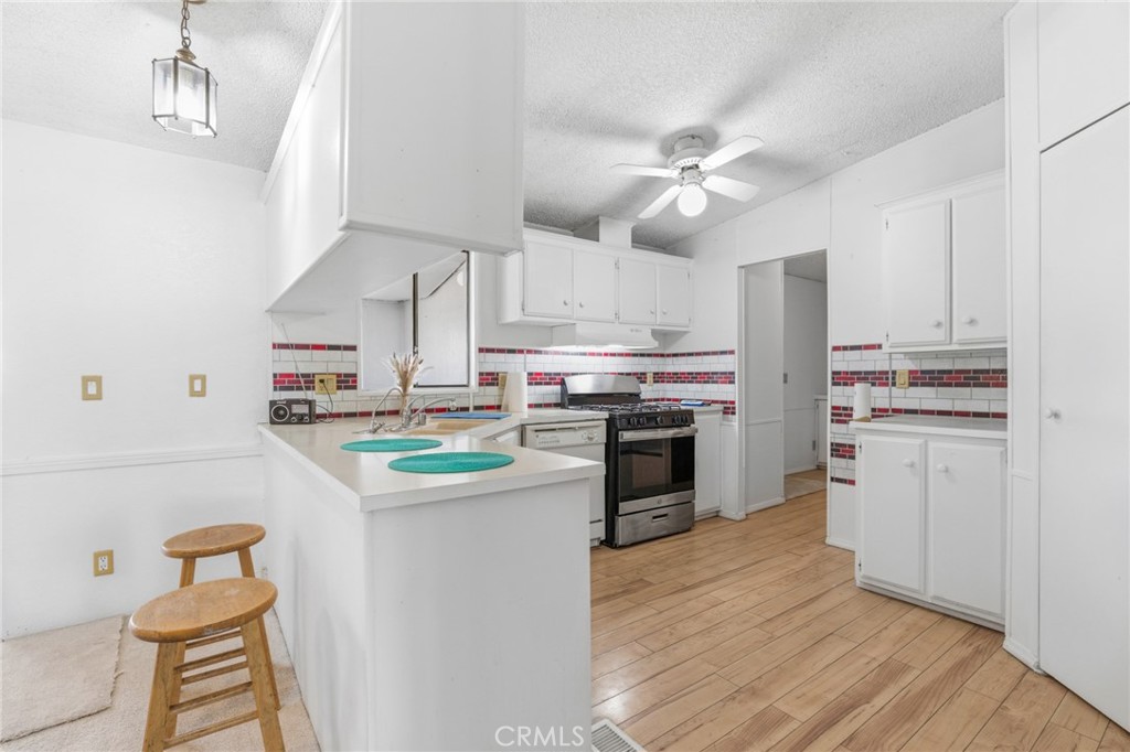 10164 White Property Photo 5