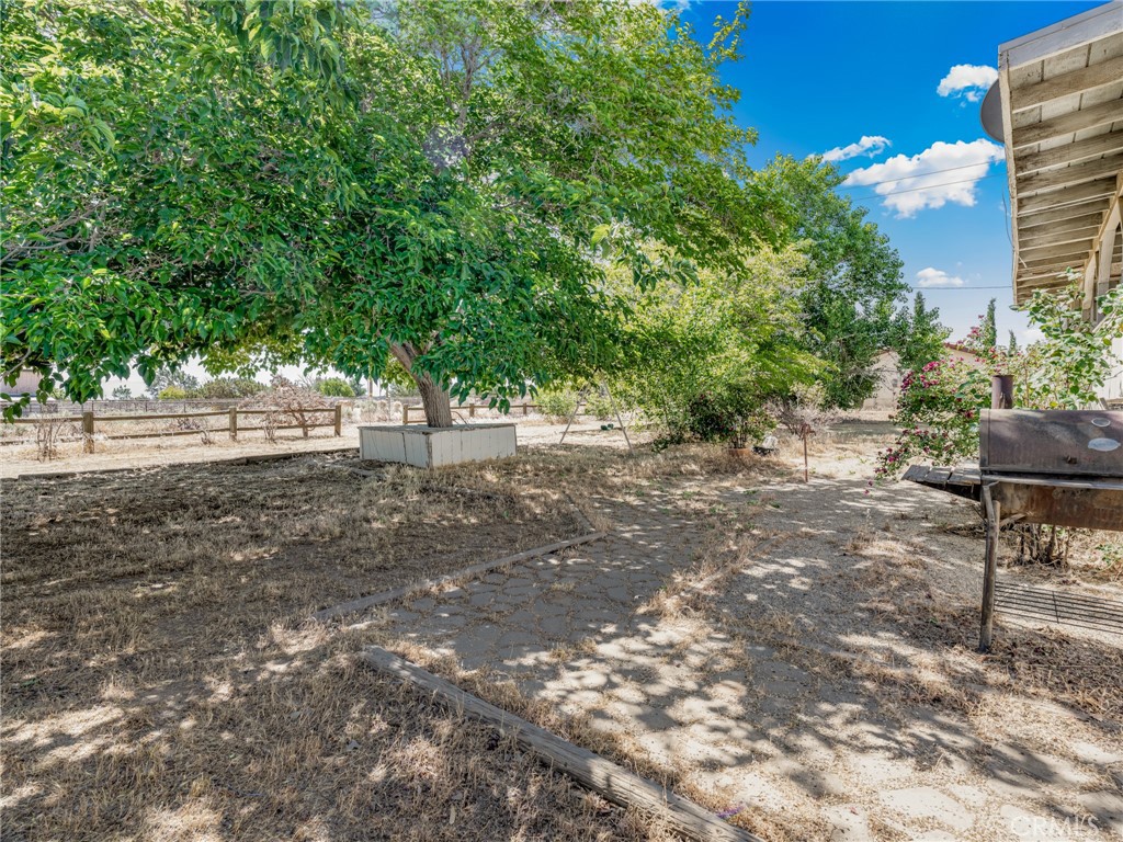 10164 White Property Photo 21