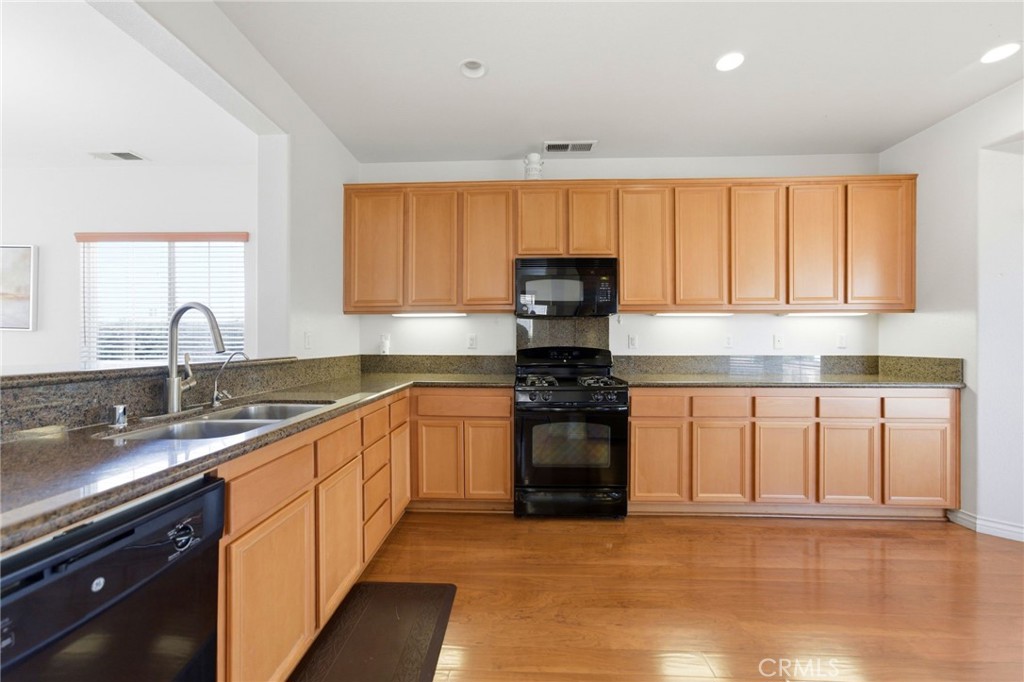 1686 Gilliam Court Property Photo 7