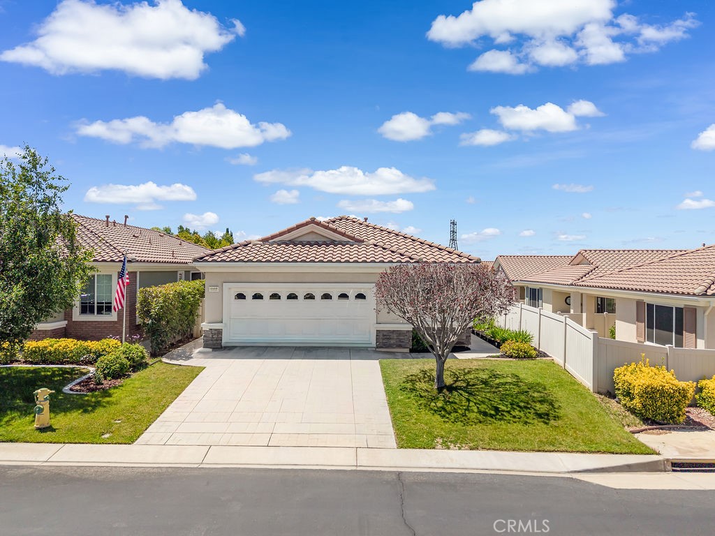1187 Wisteria Property Photo 3