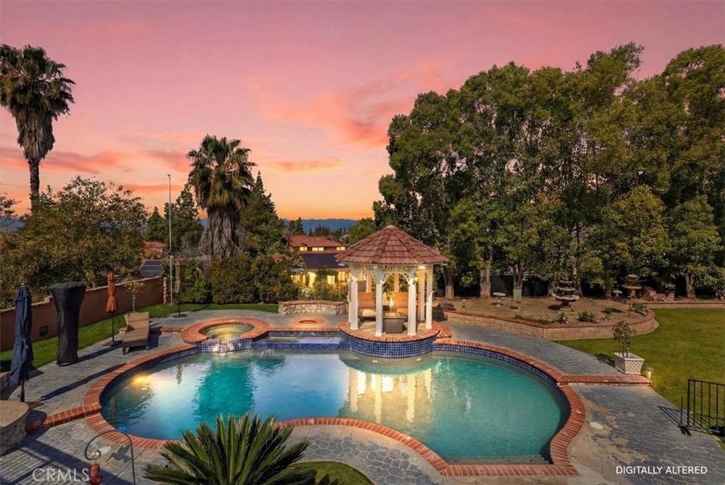 1210 Versailles Property Photo 1