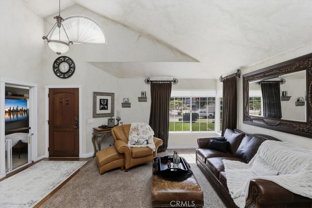 1210 Versailles Property Photo 7