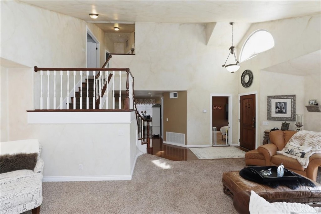 1210 Versailles Property Photo 8