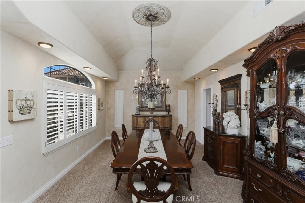 1210 Versailles Property Photo 9