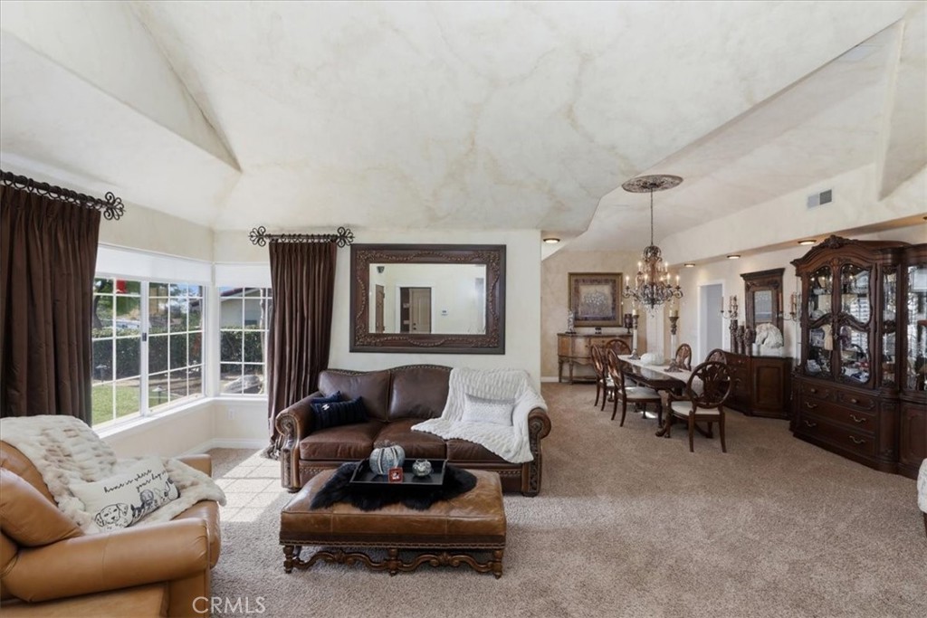 1210 Versailles Property Photo 16