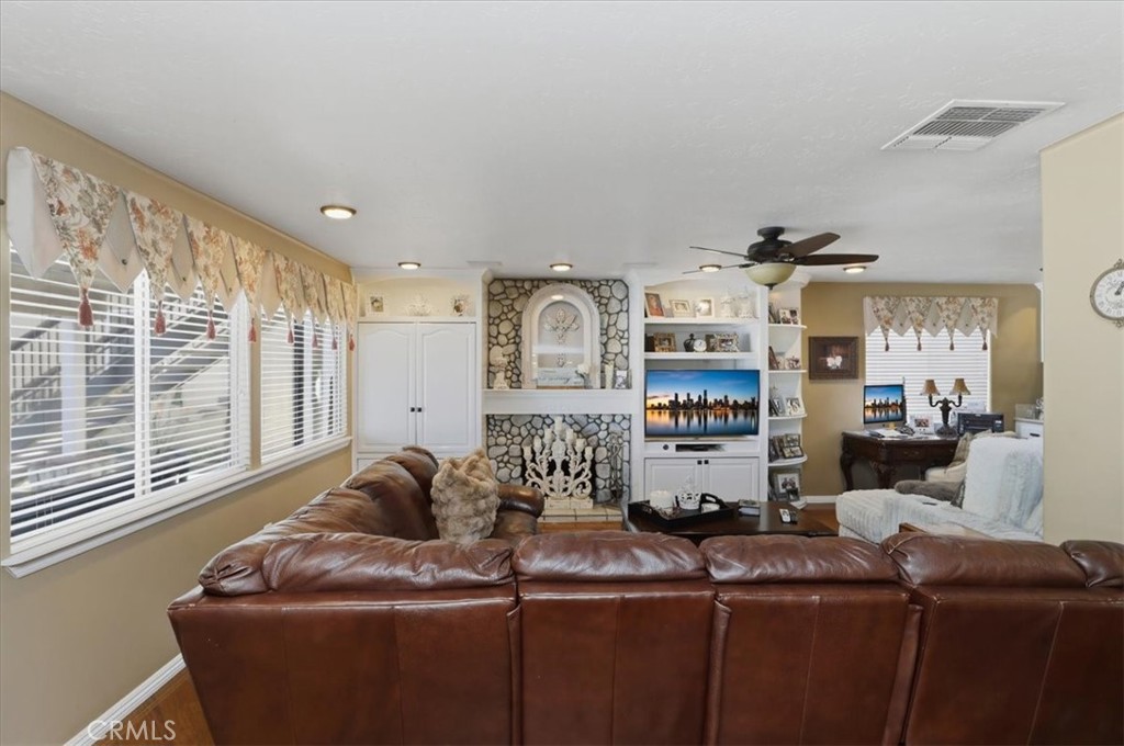 1210 Versailles Property Photo 19