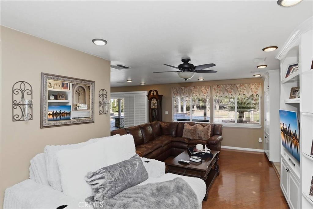 1210 Versailles Property Photo 21
