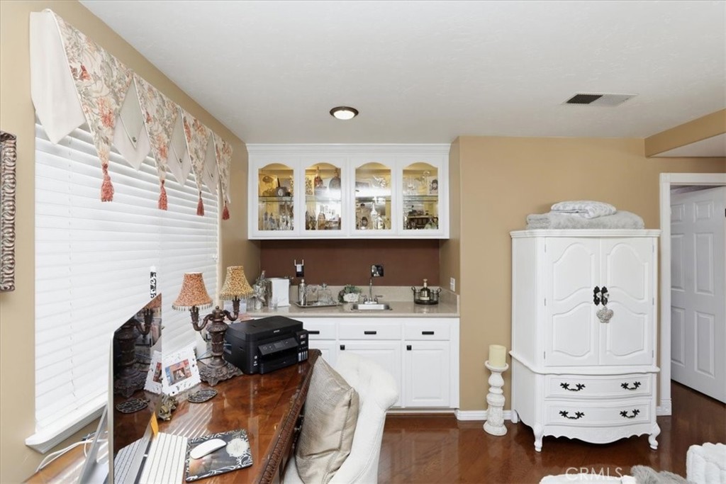 1210 Versailles Property Photo 23