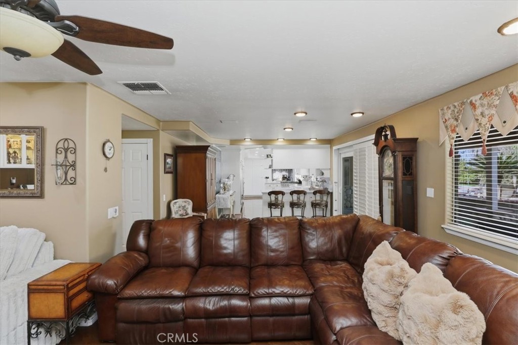1210 Versailles Property Photo 24
