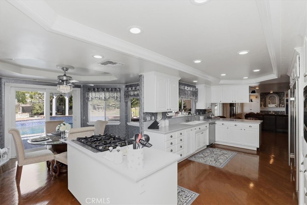 1210 Versailles Property Photo 28