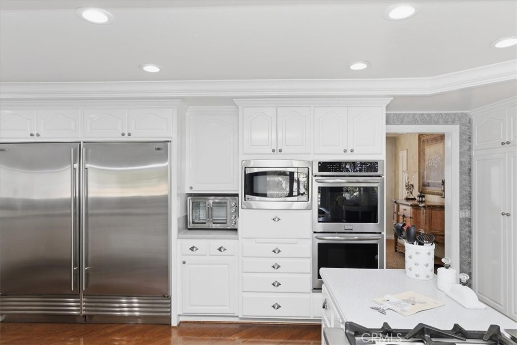 1210 Versailles Property Photo 31