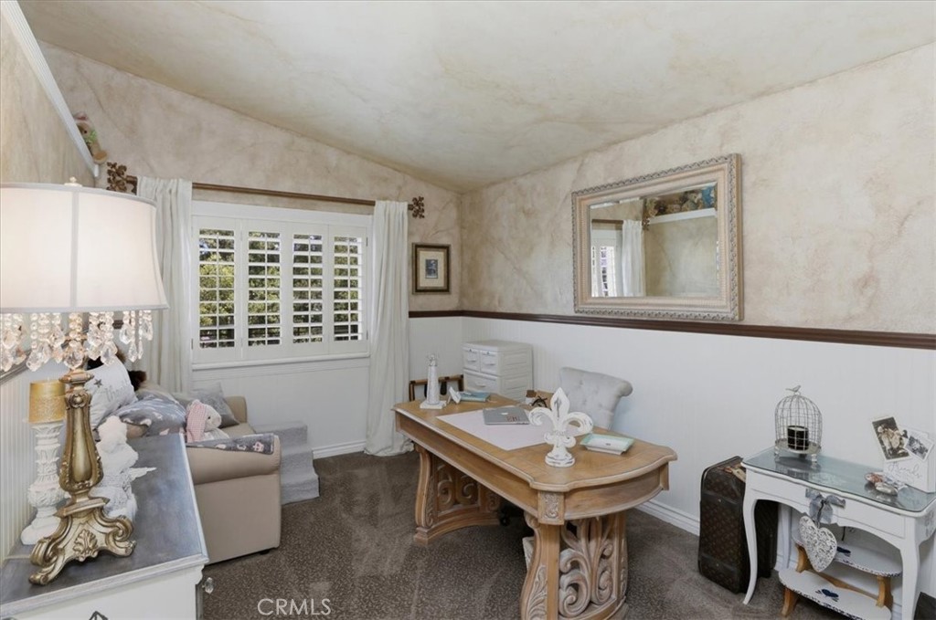 1210 Versailles Property Photo 36