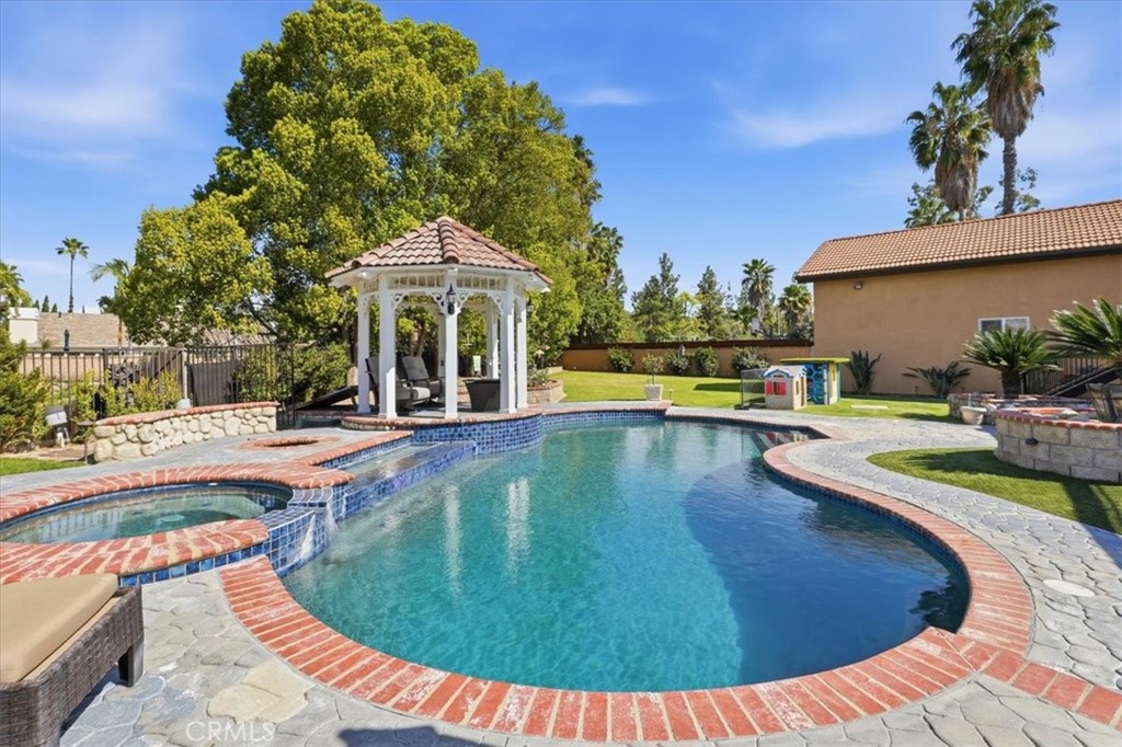 1210 Versailles Property Photo 50