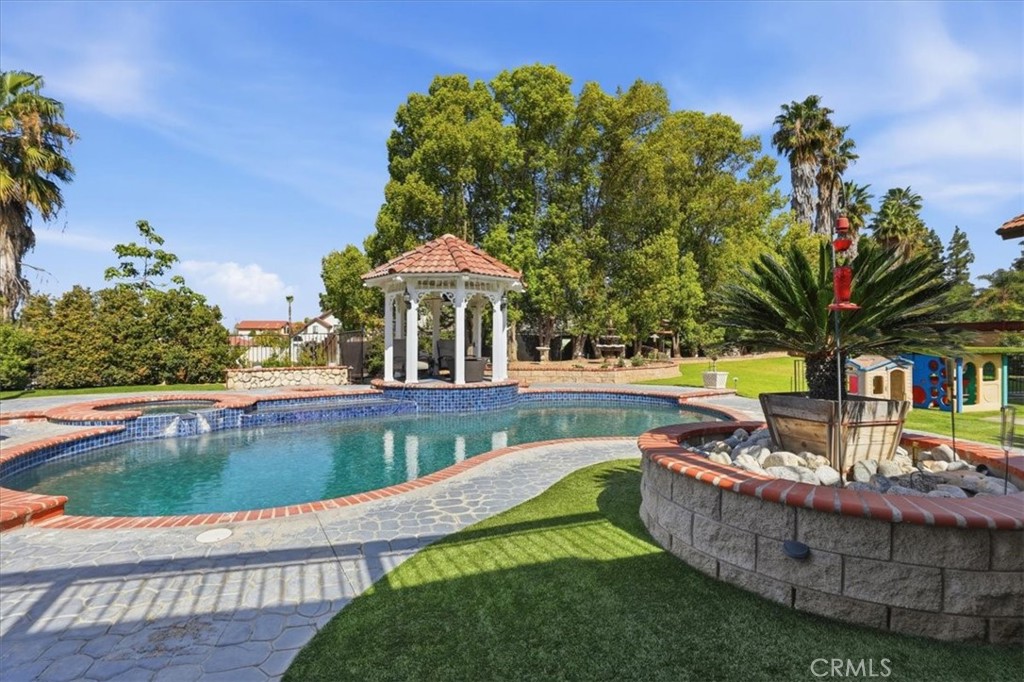 1210 Versailles Property Photo 65