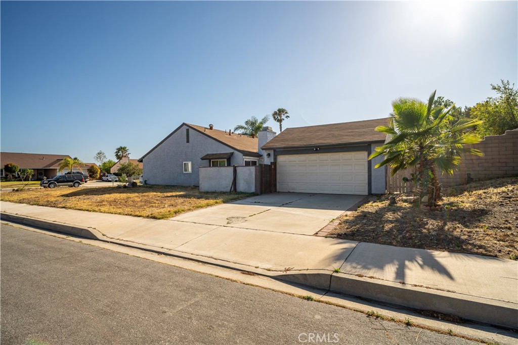 1328 W Jackson Property Photo 4