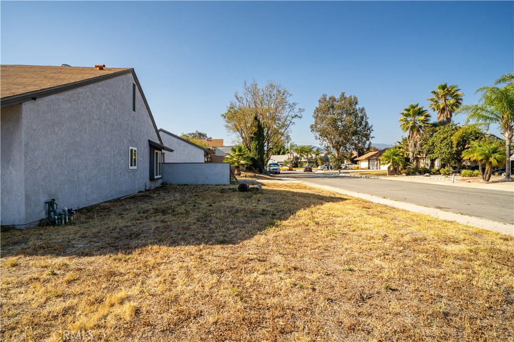 1328 W Jackson Property Photo 5