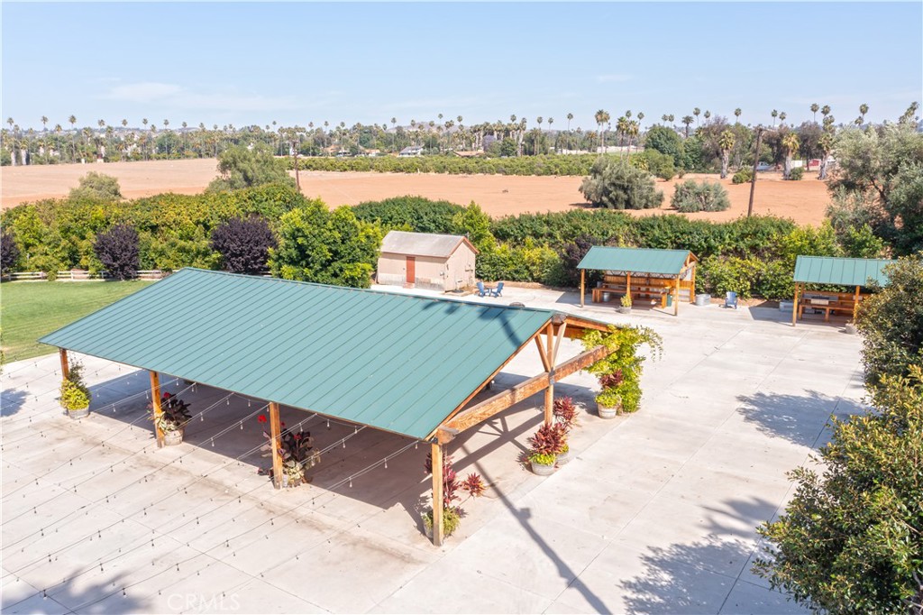 2083 Grace Property Photo 3