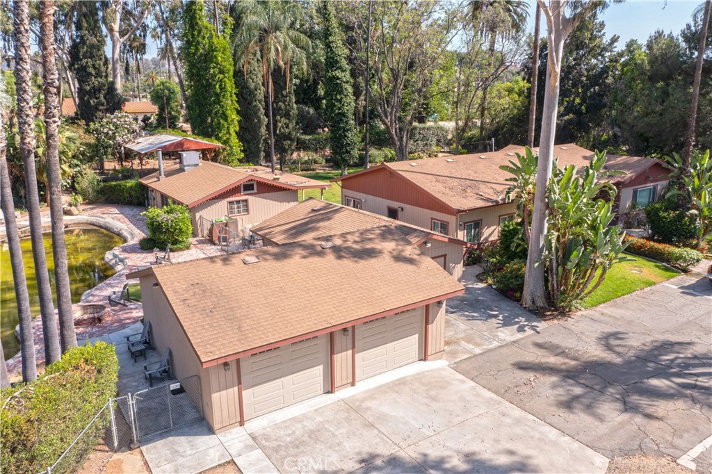 2083 Grace Property Photo 4