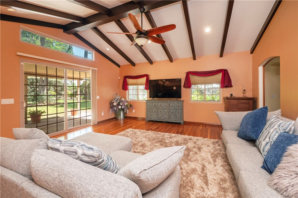 2083 Grace Property Photo 5