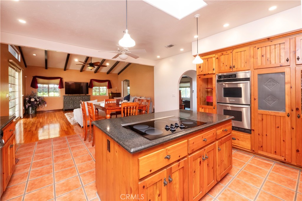 2083 Grace Property Photo 16