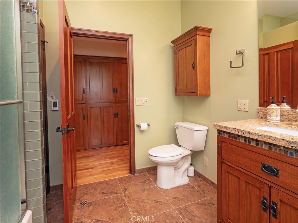 2083 Grace Property Photo 31