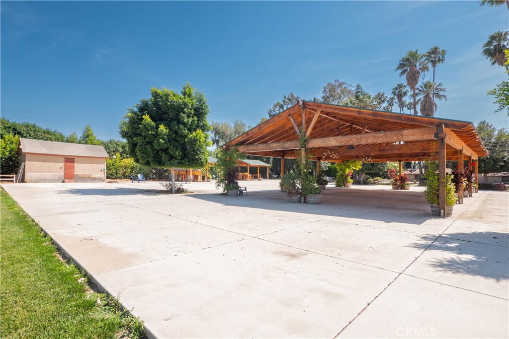 2083 Grace Property Photo 40