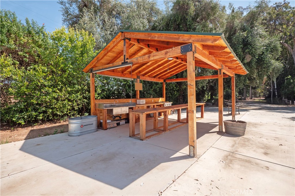 2083 Grace Property Photo 41