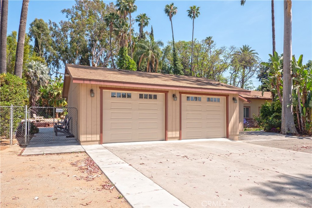 2083 Grace Property Photo 44