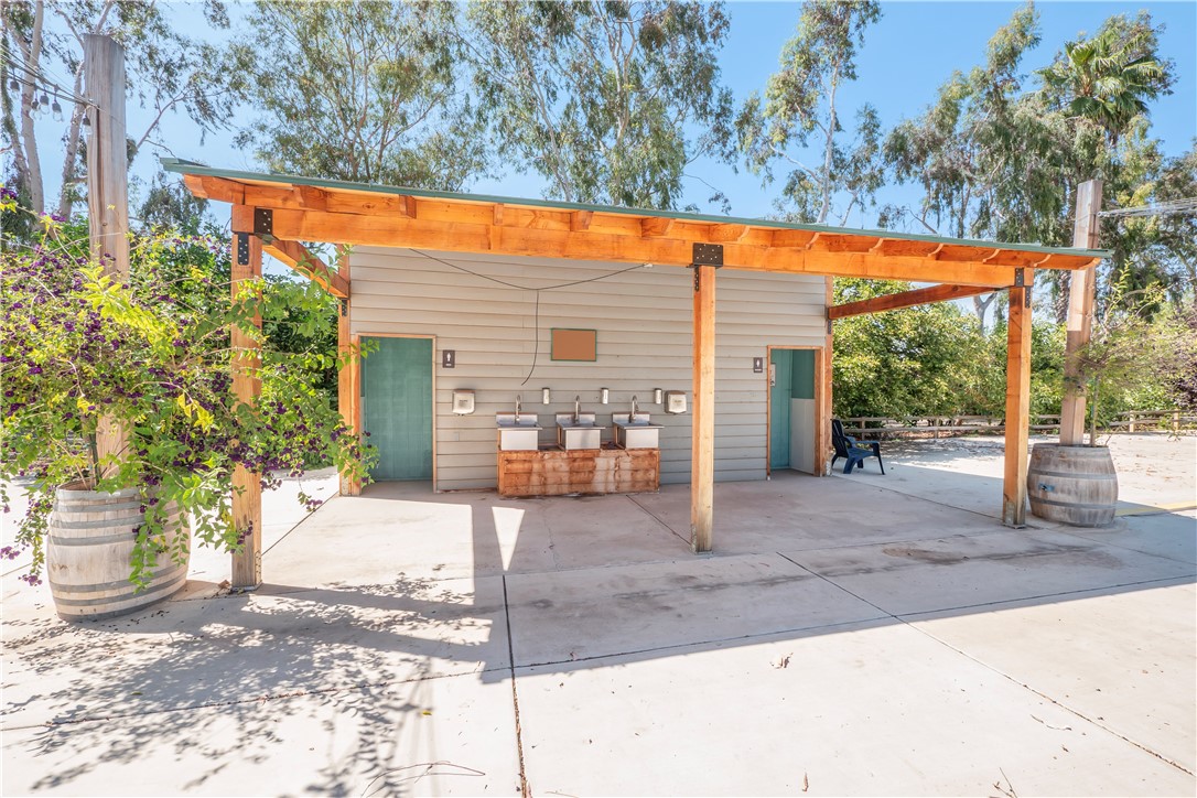 2083 Grace Property Photo 45