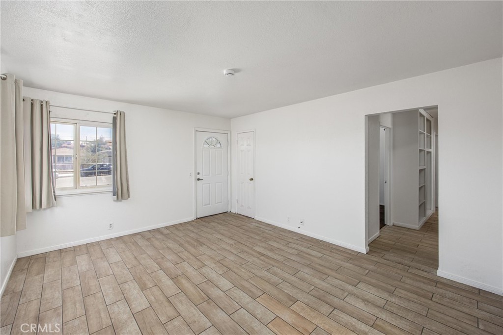 1609 De Anza Property Photo 4